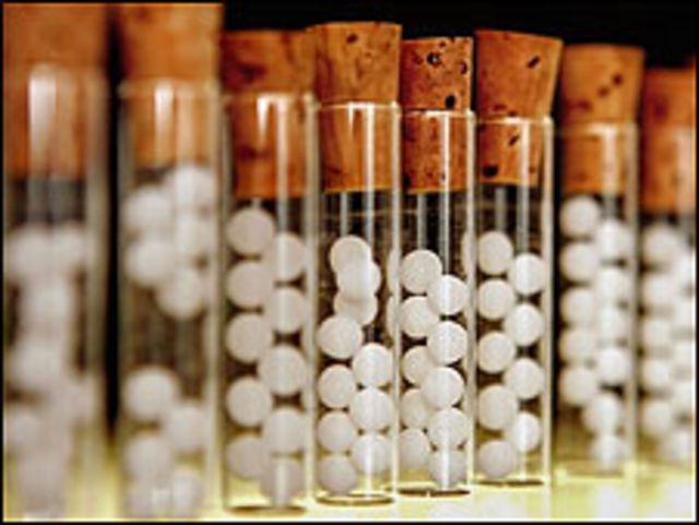 ब्रिटेन में होम्योपैथी का विरोध - BBC News हिंदी