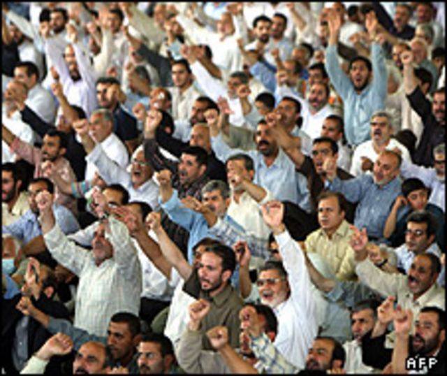 نماز جمعه تهران یکی از عمده ترین تریبون های محافظه کاران برای انتقاد از مخالفان و کشورهای غربی است