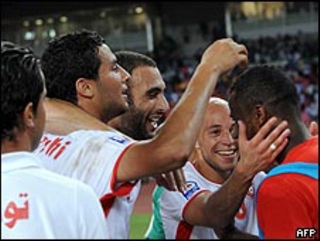 فرحة لاعبي تونس بعد التعادل