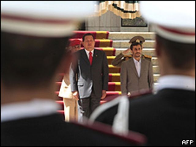 Hugo Chávez, presidente de Venezuela, y Mahmoud Ahmadinejad, presidente de Irán