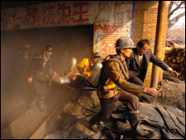 إنقاذ عمال مناجم في الصين