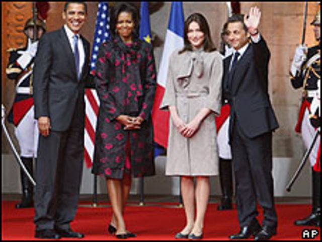 Foto de archivo de Sarkozy y Obama, con sus respectivas esposas