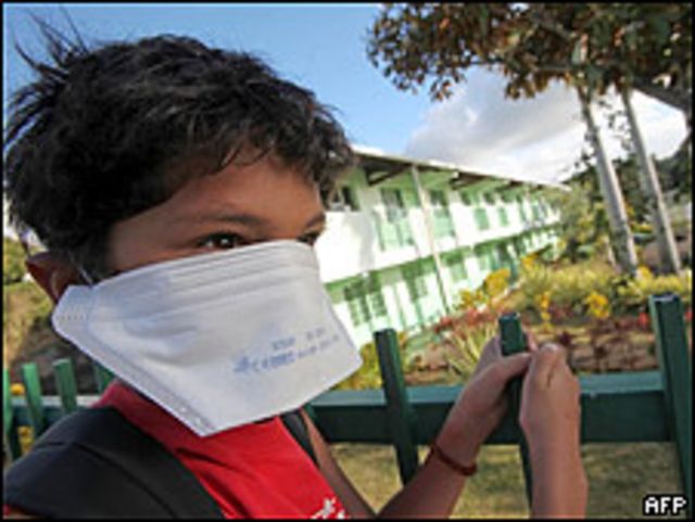 Niño en escuela de la isla de La Reunión