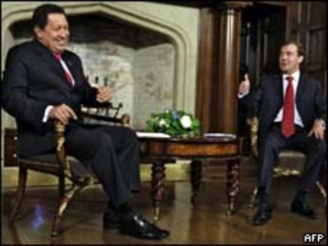 El presidente de Venezuela, Hugo Chávez, y el presidente de Rusia, Dmitry Medvedev