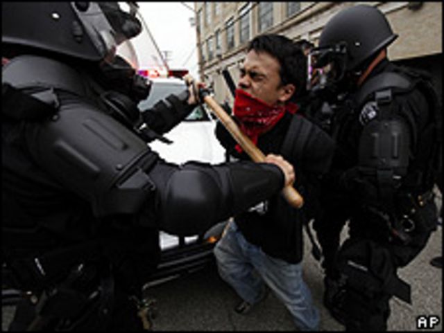 Un manifestante es detenido en Pittsburgh