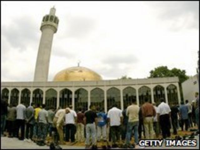 مسلمانان اروپا حدود دو درصد جمعیت این قاره را تشکیل می دهند