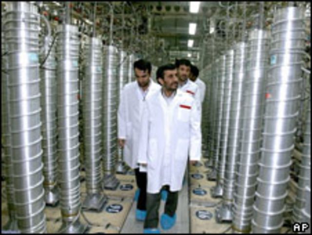 El presidente de Irán en una visita a la planta de enriquecimiento de Natanz