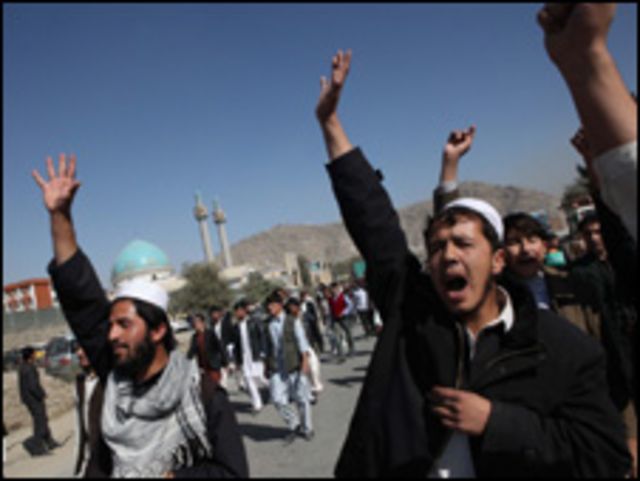 متظاهرون افغان