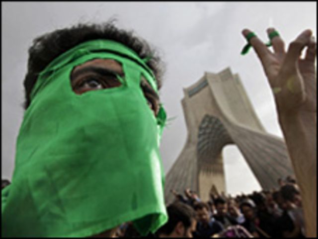 محتج إيراني