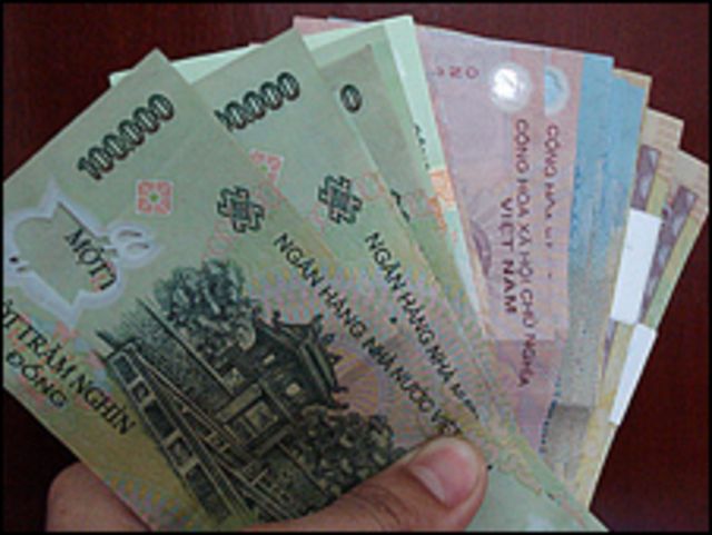 Tiền Việt Nam đang mang trên mình vẻ đẹp và giá trị lịch sử rất đặc biệt. Hãy cùng tìm hiểu về nguồn gốc, thiết kế và giá trị của đồng tiền quốc gia Việt Nam, mang lại niềm tự hào về đất nước và tình yêu với tiền của mình!