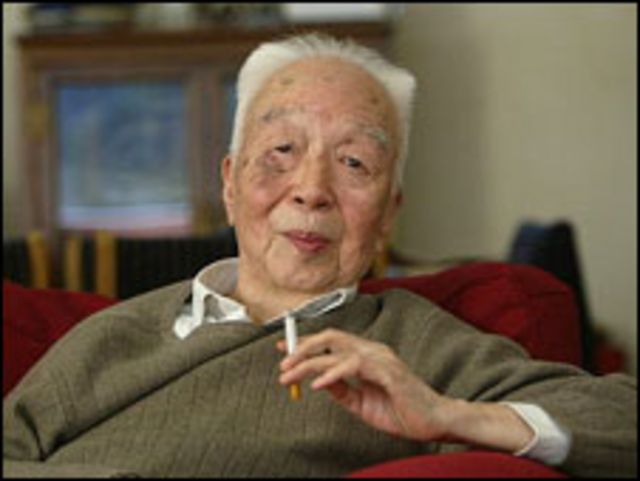 中国知名翻译家杨宪益去世 - BBC News 中文