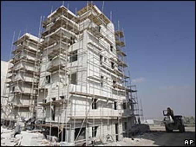 عمليات بناء في مستوطنة معاليه أدوميم قرب القدس