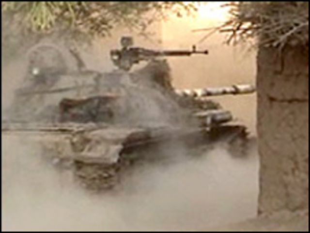 دبابة تشارك في القتال في شمالي اليمن