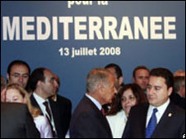 دبلوماسيون في اجتماع باريس