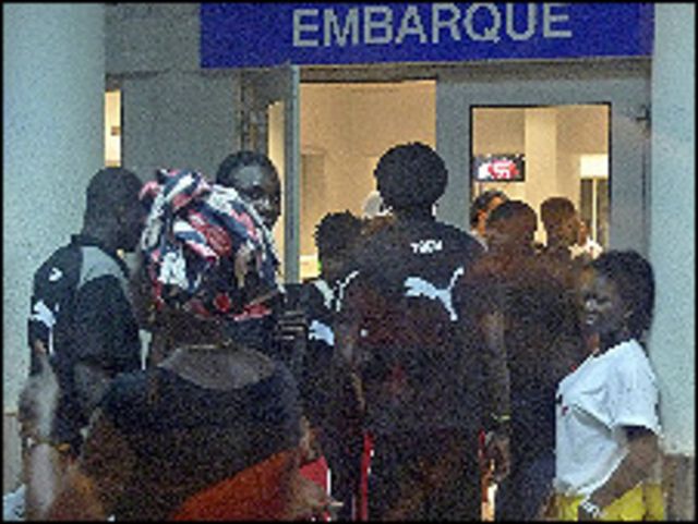 لاعبو منتخب توجو في مطار كبيندا