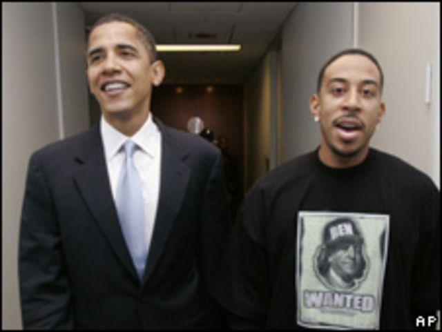 اوباما والمغني لوداكريس عام 2006