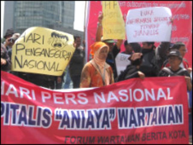aksi wartawan menolak phk