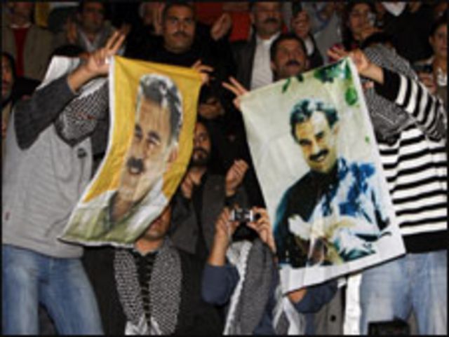 متظاهرون اكراد يطالبون بالافراج عن اوجلان في تركيا