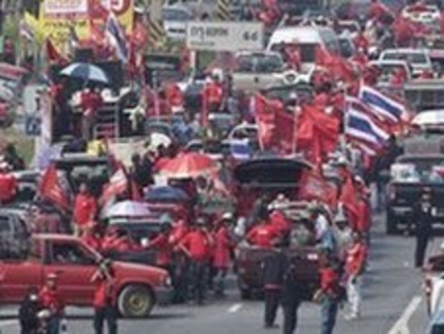 متظاهرون من القمصان الحمر في تايلاند