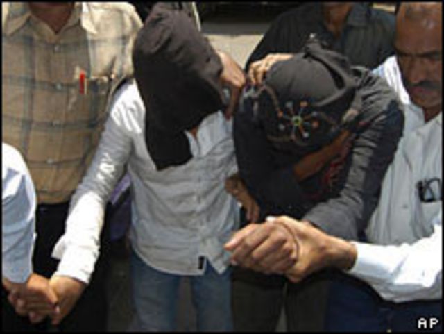 اعتقال مشتبهين بهما في مدينة مومباي الهندية