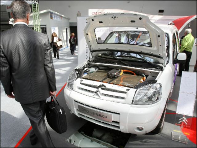 سيارة سيتروين الكهربائية في معرض بموناكو