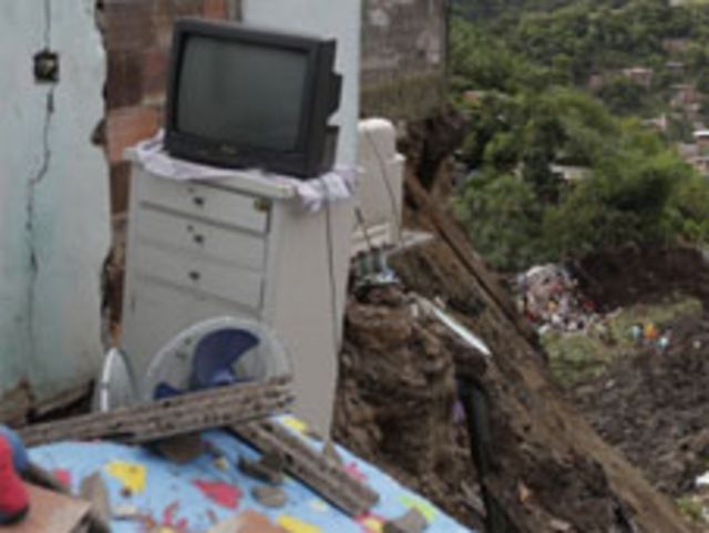 Deslizamento no Morro do Bumba, em Niterói. Foto: AP/ Felipe Dana