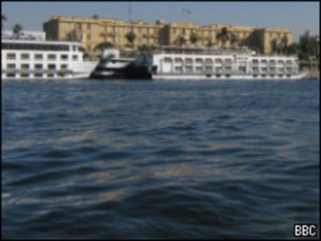 نهر النيل في مدينة الأقصر بمصر