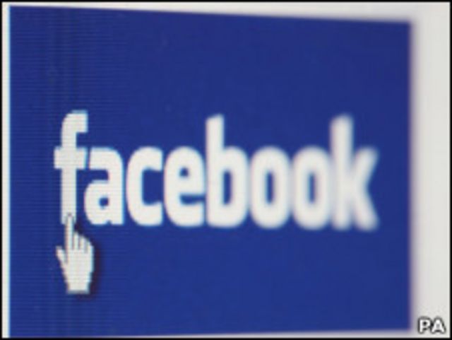 Facebook采用青少年上网安全钮 - BBC News 中文