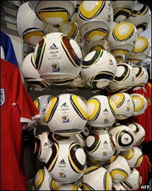 cubrir apoyo Lima Jabulani, la pelota del Mundial Sudáfrica 2010, ya genera polémica - BBC  News Mundo