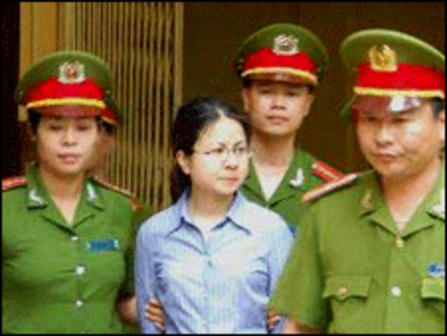 Nhân phẩm phụ nữ trong tù Việt Nam - BBC News Tiếng Việt