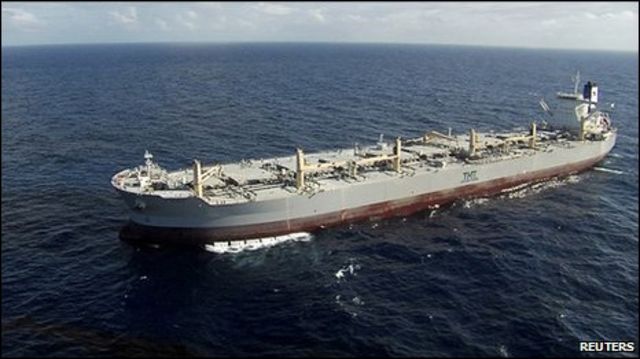 tanker penyedot minyak