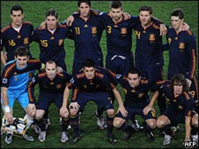 Mundial: Sudáfrica España, entre La Roja o la "suerte" de la camisa azul - BBC News Mundo