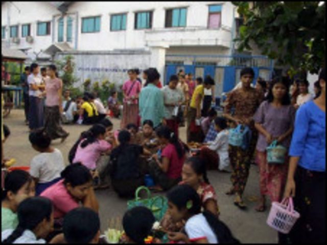 ဥပဒေသစ်အရ အလုပ်သမား အခွင့်အရေးတွေ ကန့်သတ်ခံနေရဆဲလို့ BLC ထောက်ပြ