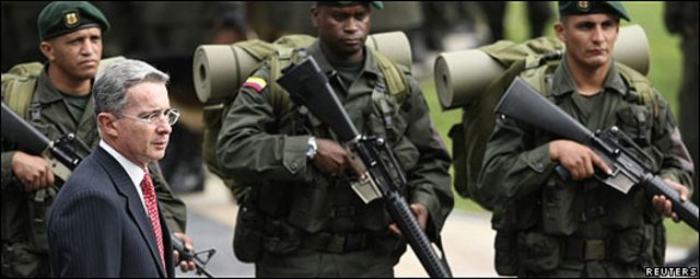 Presidente saliente de Colombia, Álvaro Uribe