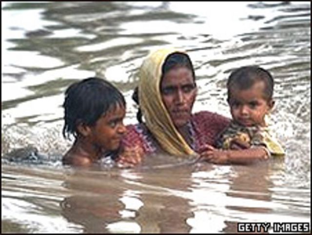 Пакистан: две деревни погибли из-за оползней - BBC News Русская служба