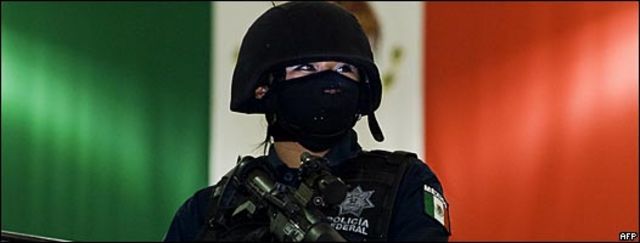 Mexico: 10% de policías federales despedidos en 2010 - BBC News Mundo
