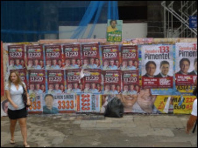 Propaganda política em BH (Foto: João Fellet/BBC Brasil)