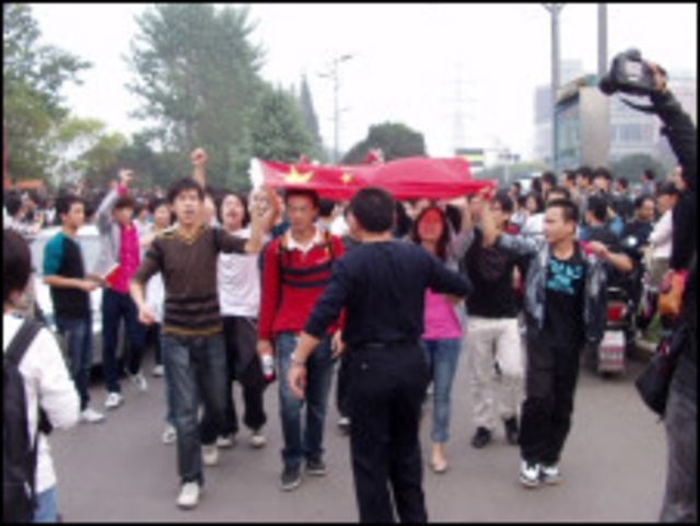 中国反日潮持续武汉周一爆发游行 c News 中文 中国反日潮持续武汉周一爆发游行 c News 中文