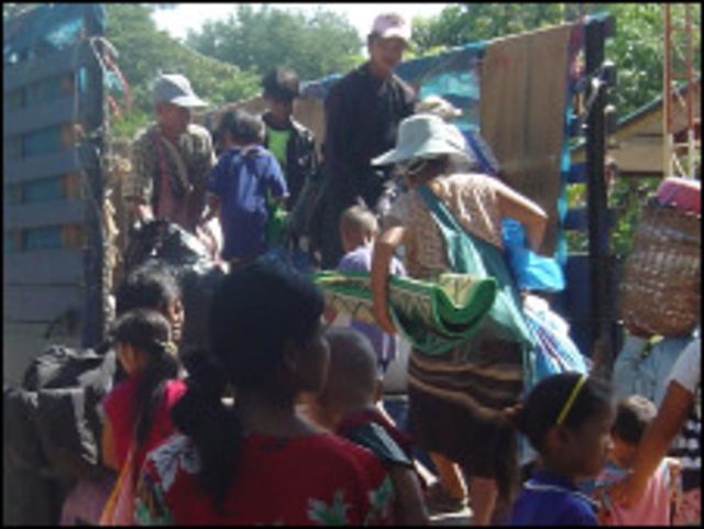 ကရင်ဒုက္ခသည်များ ထိုင်းဘက်ရောက်