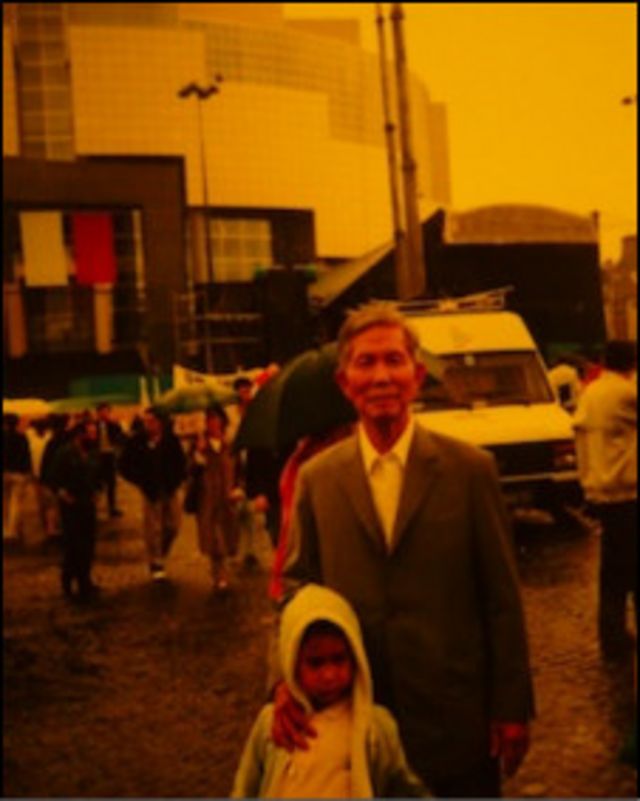 Trần Văn Giàu tại quảng trường La Bastille tháng 7-1989