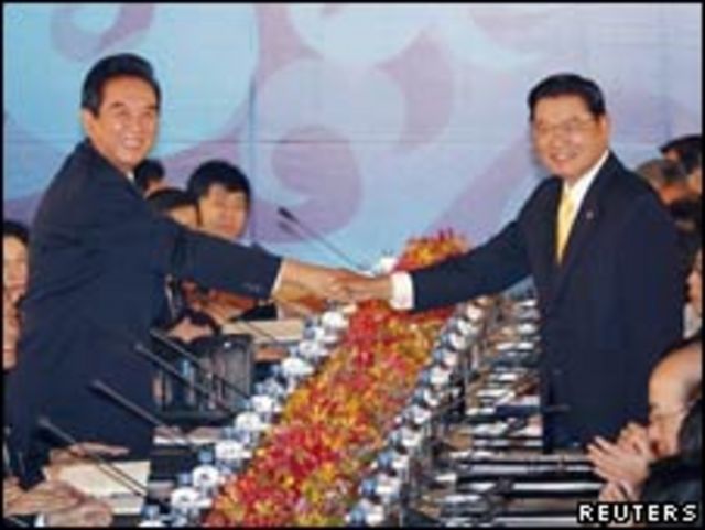 江丙坤（右）和陳雲林（21/12/2010）