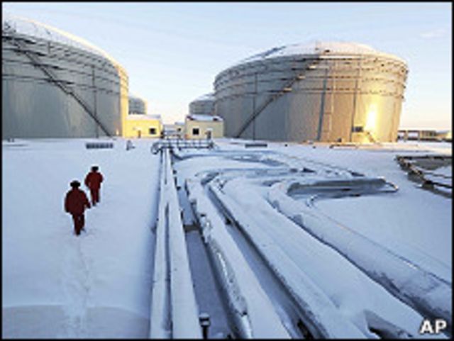 中俄輸油管道黑龍江漠河站內工作人員巡視設備狀況（1/1/2011）