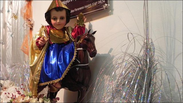 En fotos: El Niño Dios viste a la moda en México - BBC News Mundo