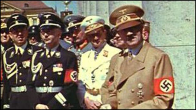 Российские учёные клонируют Гитлера, чтобы создать противоядие против нацизма