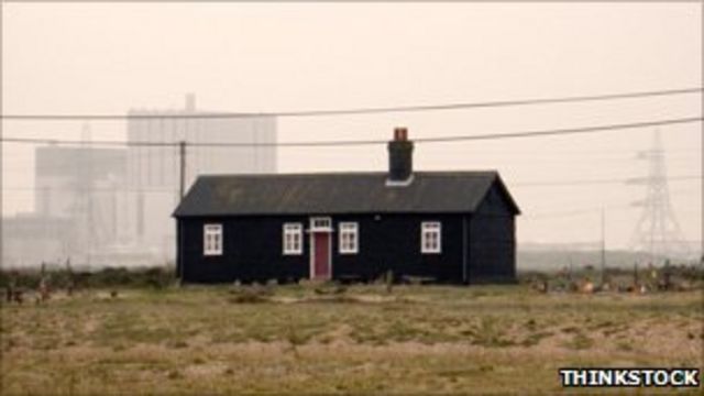 Casa y planta nuclear en Dungeness, Inglaterra