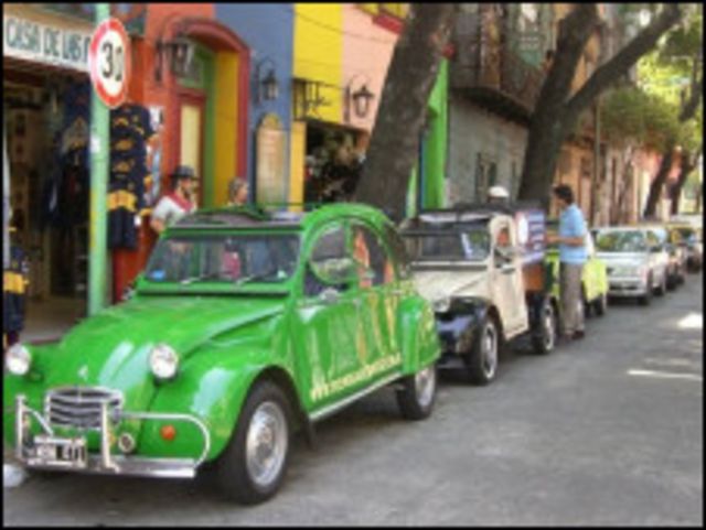 Empresa cria passeios por Buenos Aires em carros dos anos 60 - BBC News  Brasil