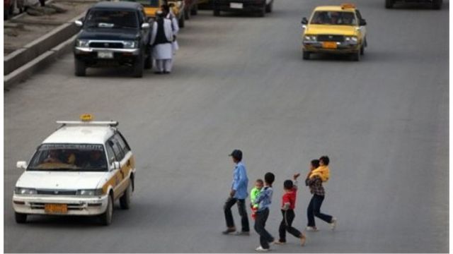 رانندگی در افغانستان با توکل به خدا Bbc News فارسی