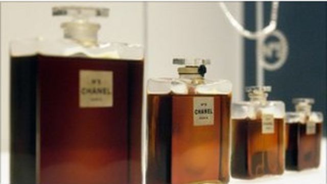 Chanel No 5 Lamp039Eau Chanel fragancia  una fragancia para Mujeres  2016