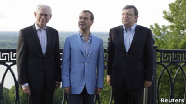 Дмитрий Медведев и руководители ЕС во время саммита