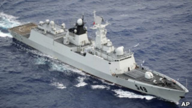 11艘中國軍艦曾在今年6月途徑沖繩近海駛入太平洋,進行實彈射擊訓練(22/06/2011)